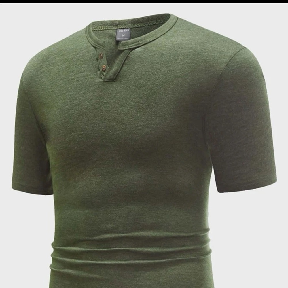 Mens buttoned t shirt green large